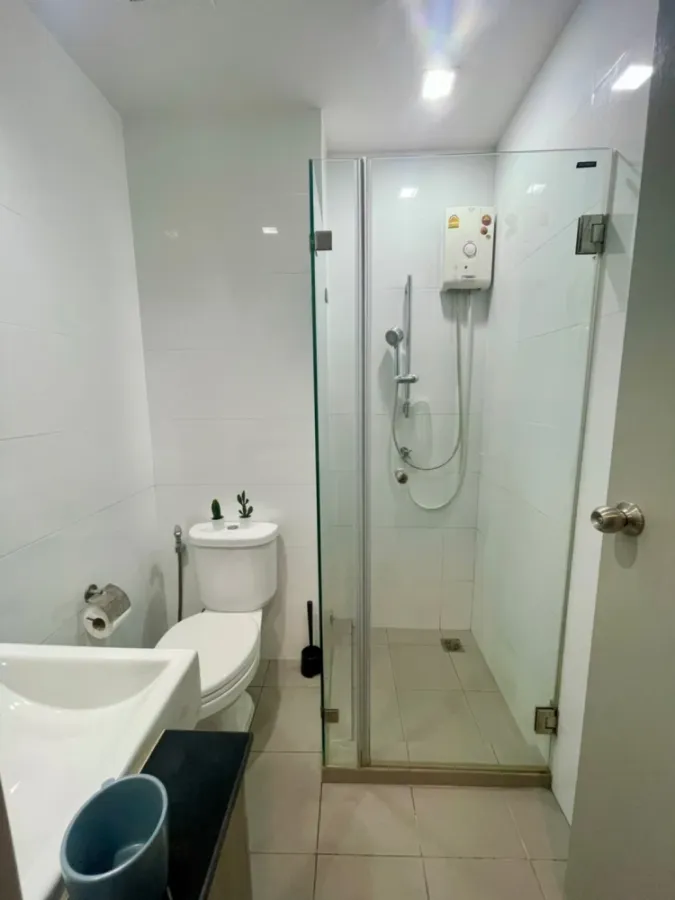 For Rent Chapter One Midtown Ladprao 24 Very beautiful room, city view is very good. All in one room. Book now.