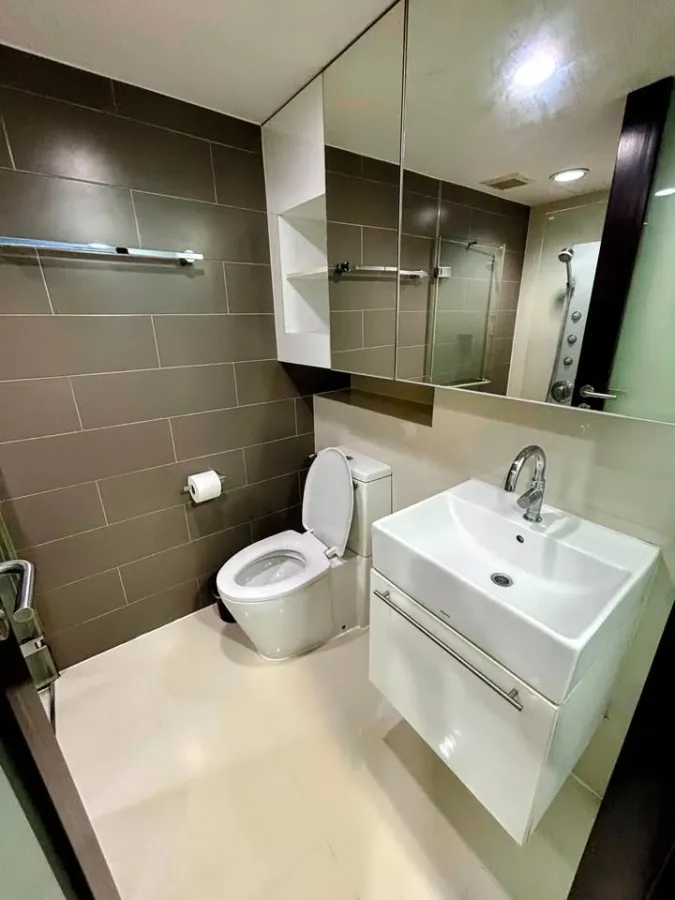 For sale or rent: Ideo Morph 38, 7th floor, beautiful view, very good condition, north-facing room, not hot, pets allowed, very worth booking.