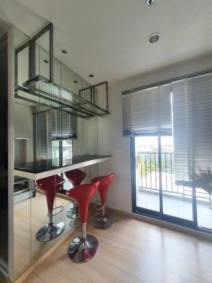 For rent, The Base Chaengwattana, Building B, 11th floor, Klang-dee height, fully furnished, ready to move in. Interested, hurry to reserve now.