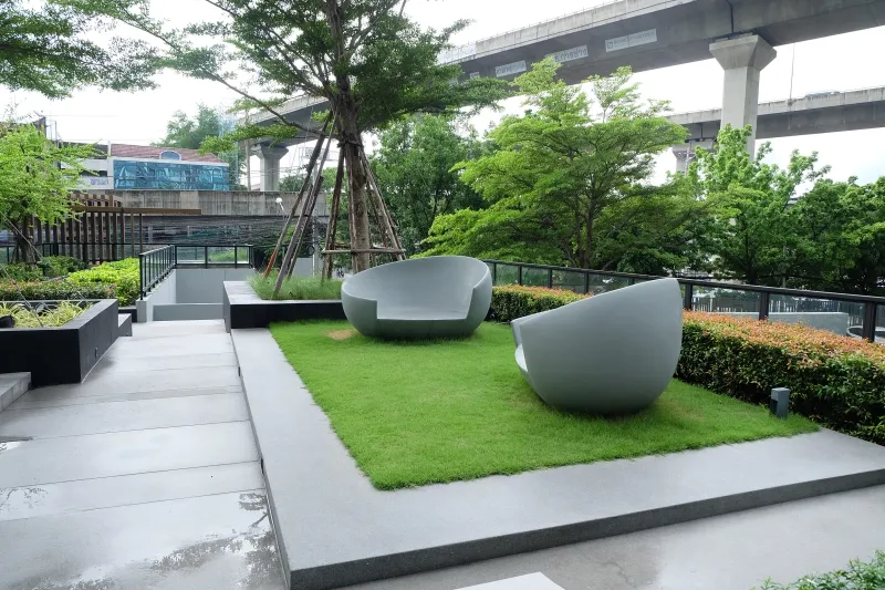 For sale the base rama 9 - ramkhamhaeng. Simple tone color room, beautifully decorated, fully furnished, the price is striking, so hurry can't miss it.
