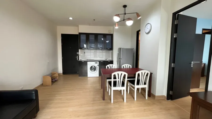 Spacious and comfortable fully furnished rooms for rent at Baan Klang Krung Siam-Pathumwan. Book now!
