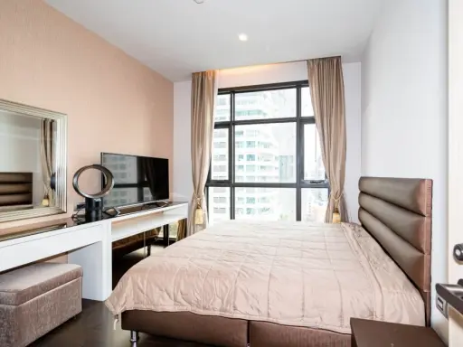For rent: The XXXIX Sukhumvit 39, 2 bedrooms, spacious living area, fully furnished. Book now!