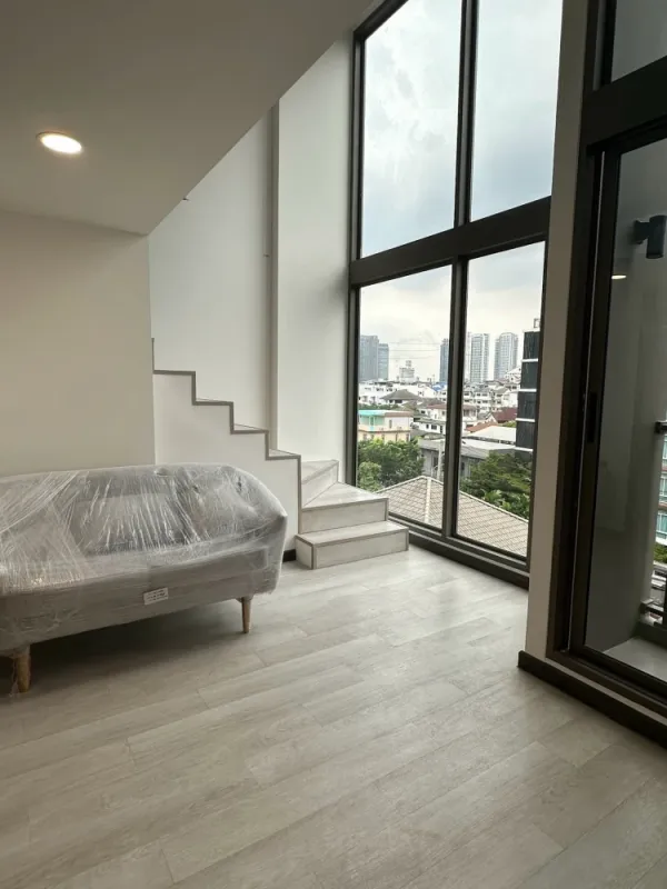 ให้เช่า Groove Vibes Ladprao 18 คอนโด Duplex Loft เพดานสูง โปร่ง โล่ง หน้าต่างหันทิศเหนือ แดดไม่แรง ห้องไม่ร้อน