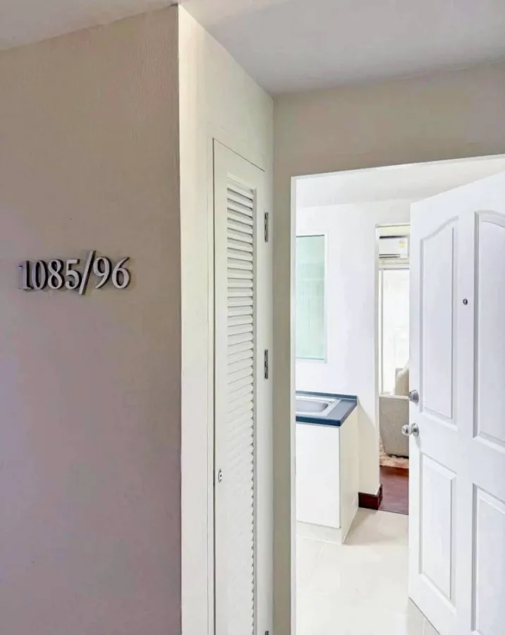 For rent: The Escape Condominium, Sukhumvit 101/1, decorated with beautiful wallpaper, fully furnished, hurry and book now.
