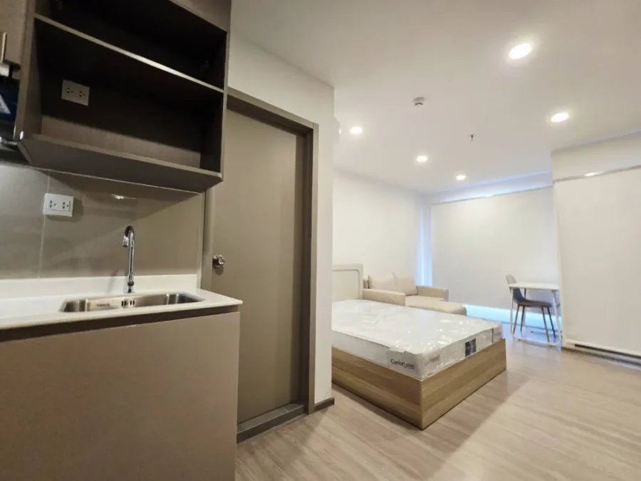 For rent!! Aspire Sukhumvit - Rama 4, 15th floor, fully furnished, ready to move in. Don't miss out!!