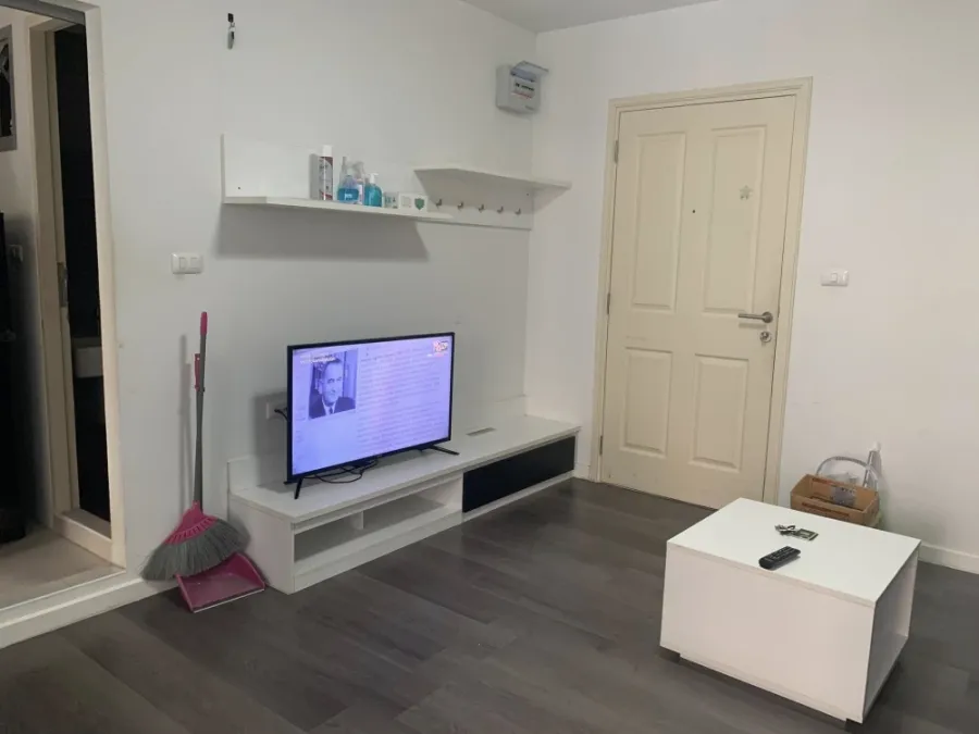 For sale or rent: dcondo Campus Resort Rangsit. Nice, well-partitioned rooms at affordable prices. Book yours today!