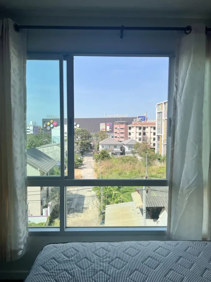 For rent: D condo Campus Resort Bangsean. Nice room on the 5th floor with a beautiful view. Fully furnished. Don't miss out!
