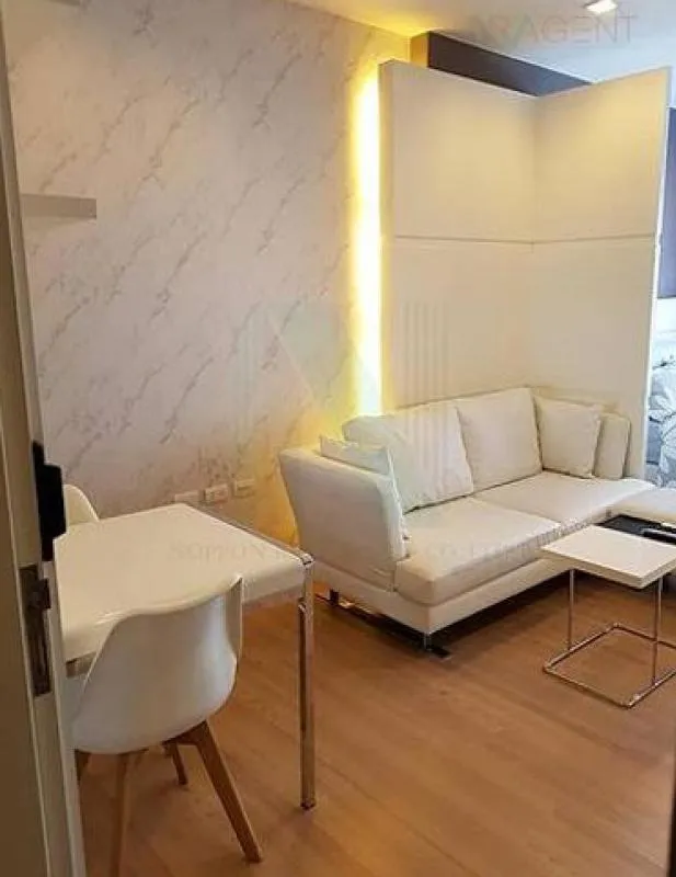 ให้เช่า Urbano Absolute Sathon-Taksin ห้องสวยตกแต่งเรียบง่าย วิวเมือง วิวสวย บรรยากาศดี พร้อมอยู่