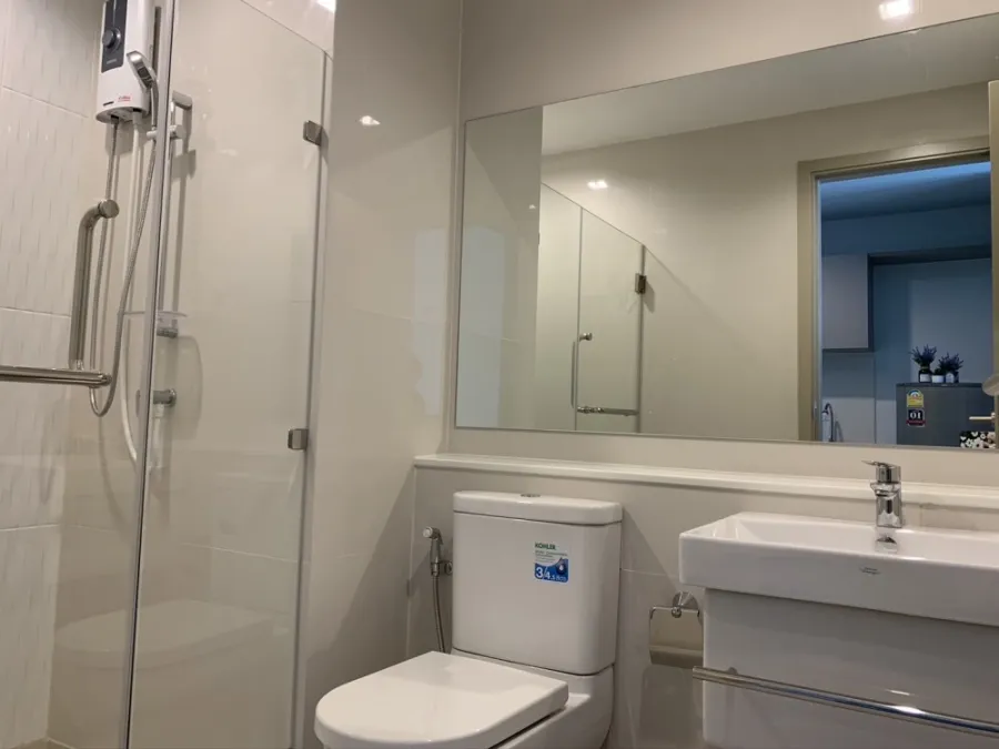 Condo for rent, Life Ladprao, nice room, good size, fully furnished, high floor, beautiful view You can drag your luggage in.