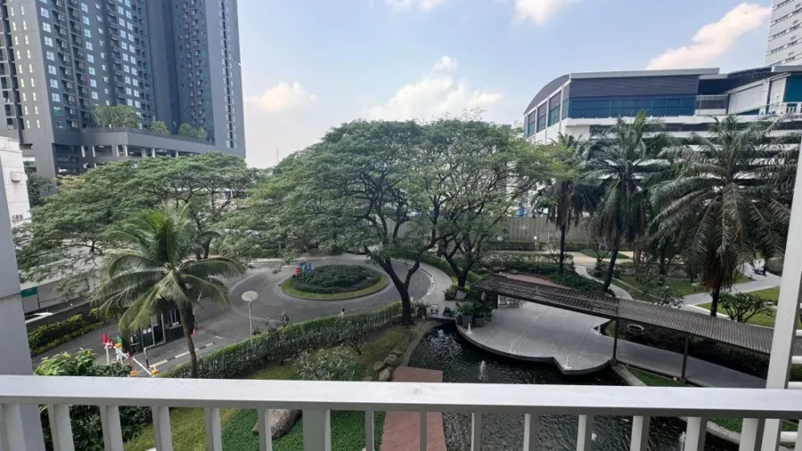 Condo for sale or rent, The Line Phahonyothin Park, south side, decorated in tone-controlled tones, very livable. Don't wait.