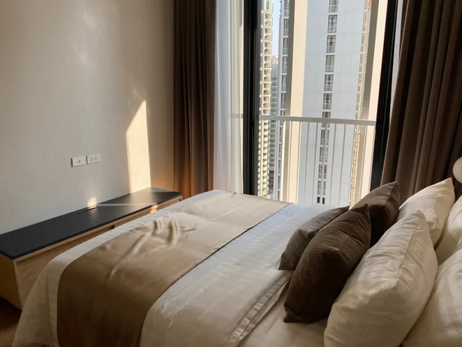 For sale or rent: Park 24 Origin Phrom Phong, 25th floor, corner room, fully furnished. Interested? Reserve now!