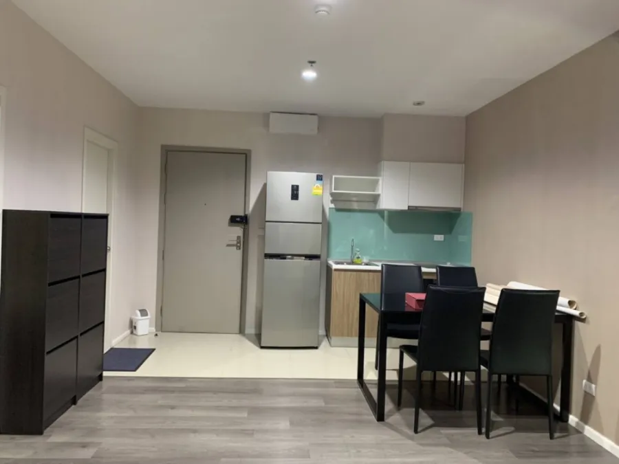 The only room in the project. Limited, quiet corner room. Condo for rent at The Stage Taopoon Interchange. Don't miss it.