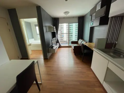 For rent, The Trust Condo Ngamwongwan, 11th floor, 1 bedroom, beautiful room, fully furnished, very livable, book now.