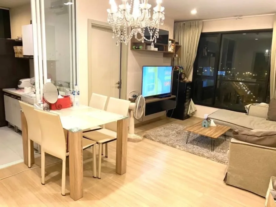 For rent, The Base Rama 9-Ramkhamhaeng, high floor, very spacious room, built-in dressing room, very cool, book now.