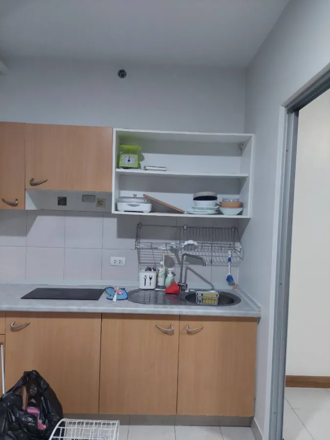 For rent/sae: Supalai Park Kaset, large room, no obstructing buildings, no direct sunlight, room stays cool, beautiful pool view, everything you need!