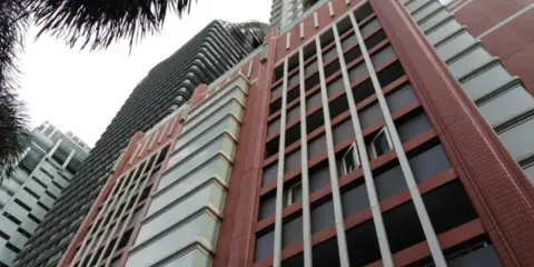 ขายคอนโด Manhattan Chidlom 2 ห้องนอน 2 ห้องน้ำ ราคาอย่างโดน รีบมาจองเลย