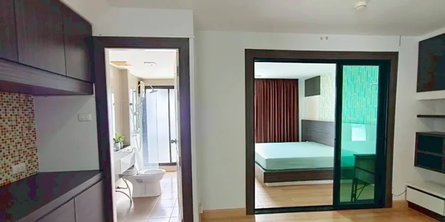 ขาย Living Avenue Bangsaen ห้องน่าอยู่ ชั้น 7 ติดวอลเปเปอร์ลายสวย มาพร้อมเฟอร์ครบครัน จองเลย