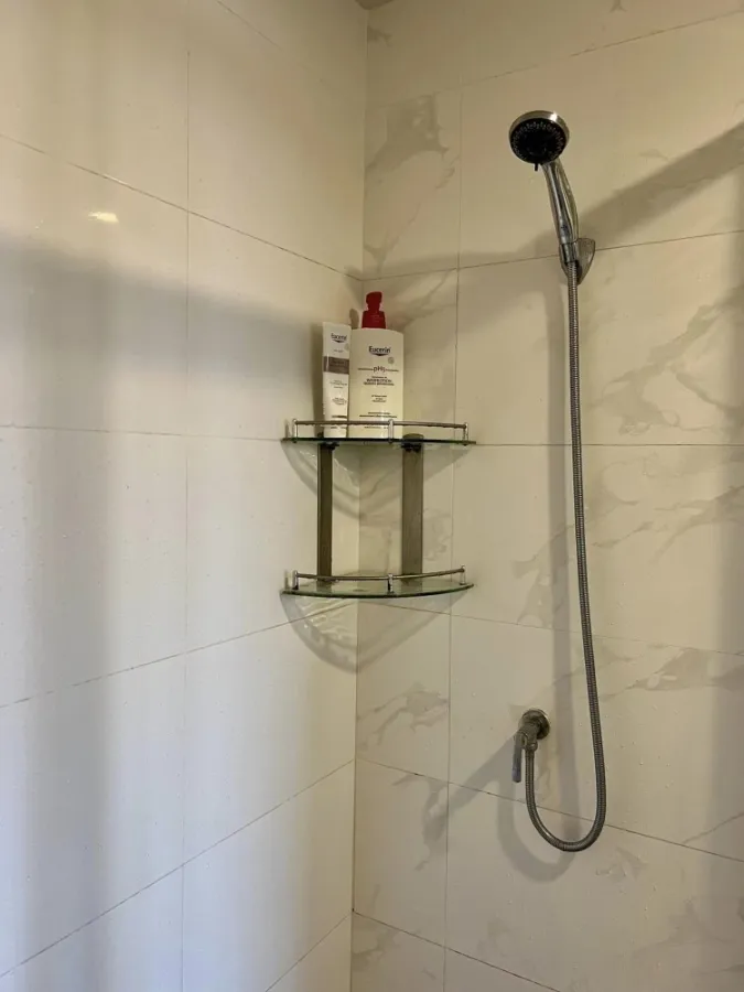 For rent: Reach Phahonyothin 52, 7th floor, quiet, budget friendly, comes with complete furniture. Ready to move in, reserve now.