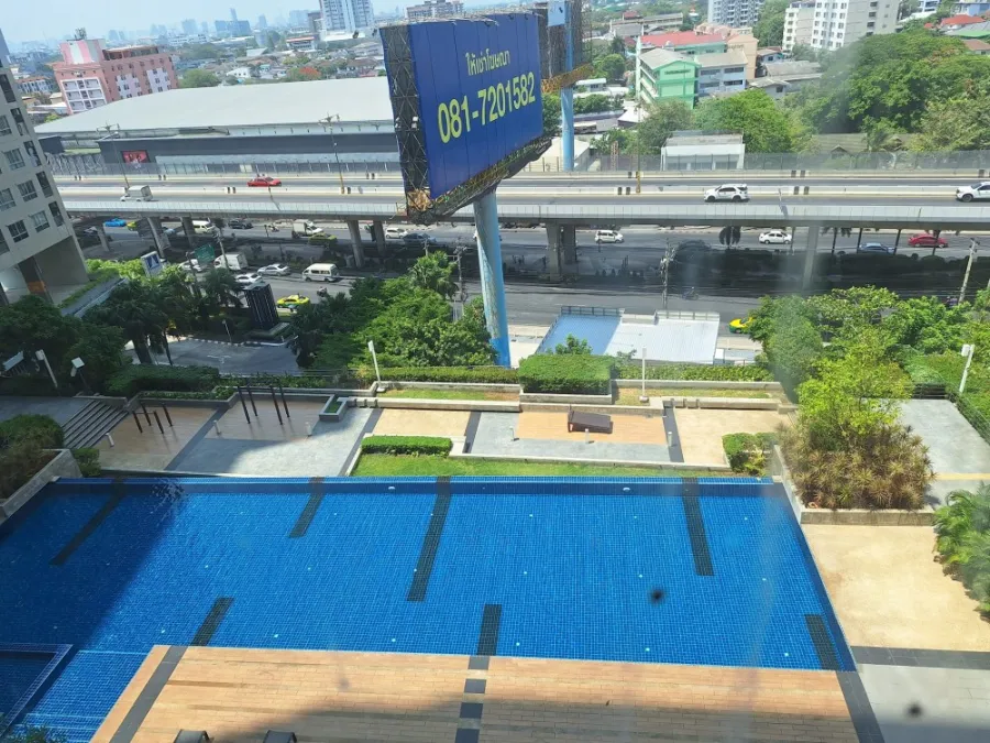 For sale Lumpini Ville Chaengwattana-Pak Kret, open view, comfortable to the eyes, ready to install wallpaper throughout the room. Don't miss it, hurr