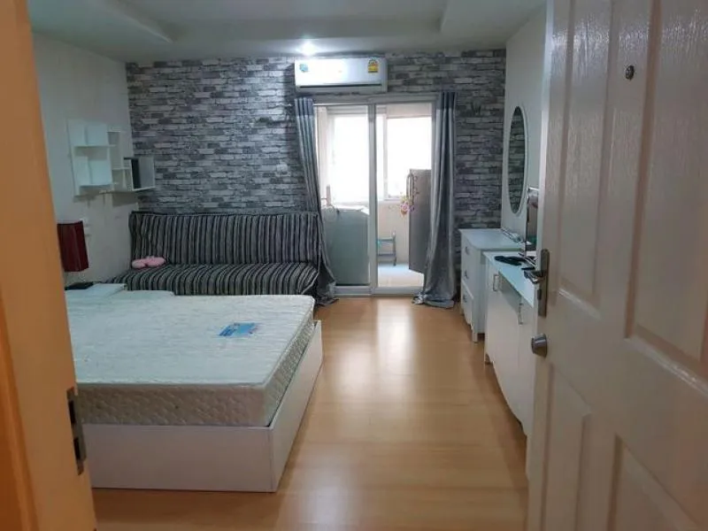 Sell ​​Happy Condo Ratchada 18, 4th floor, near MRT Sutthisan and Huai Khwang, buy now, urgently!!!