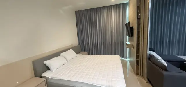 ให้เช่า The Room Sukhumvit 21 ห้องกว้างขวางพร้อมอยู่ เฟอร์พร้อม มาแต่ตัวเข้าอยู่ได้เลย!! images