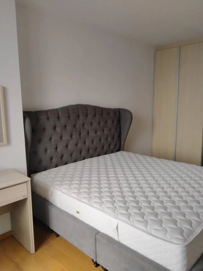 For rent: Noble Revo Silom, spacious room, comfortable, not cramped, with good quality furniture, hurry and book now.