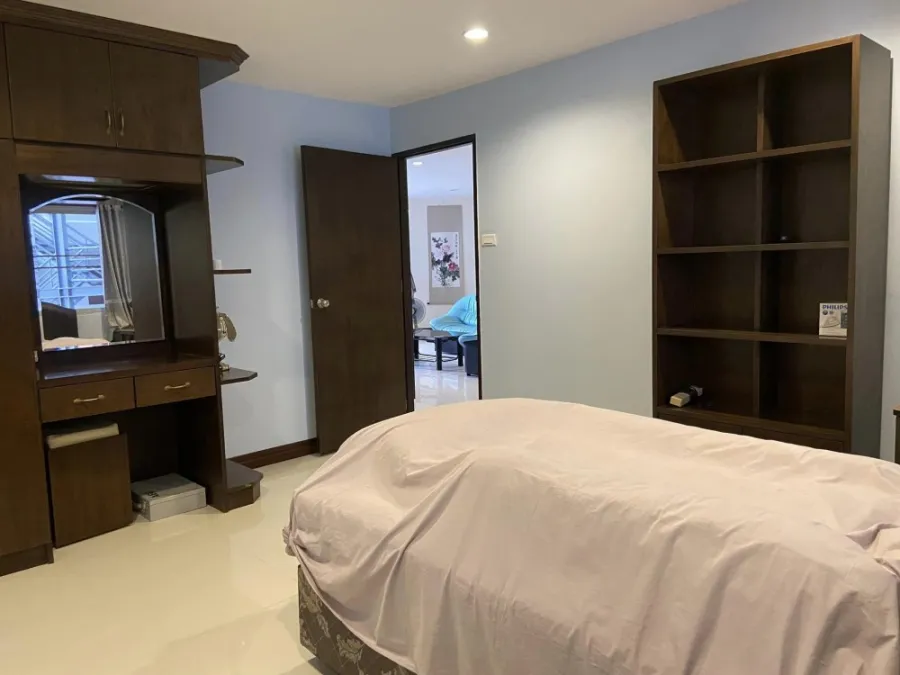 For rent: Grand View Condo Pattaya (Jomtien), spacious room, fully furnished, move in now