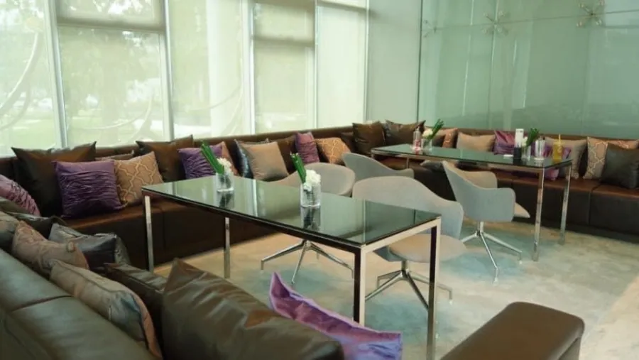 Condo for rent Life Ratchadaphisek, 2 bedrooms, 2 bathrooms, 8th floor, fully furnished with built-in furniture, don't miss it.