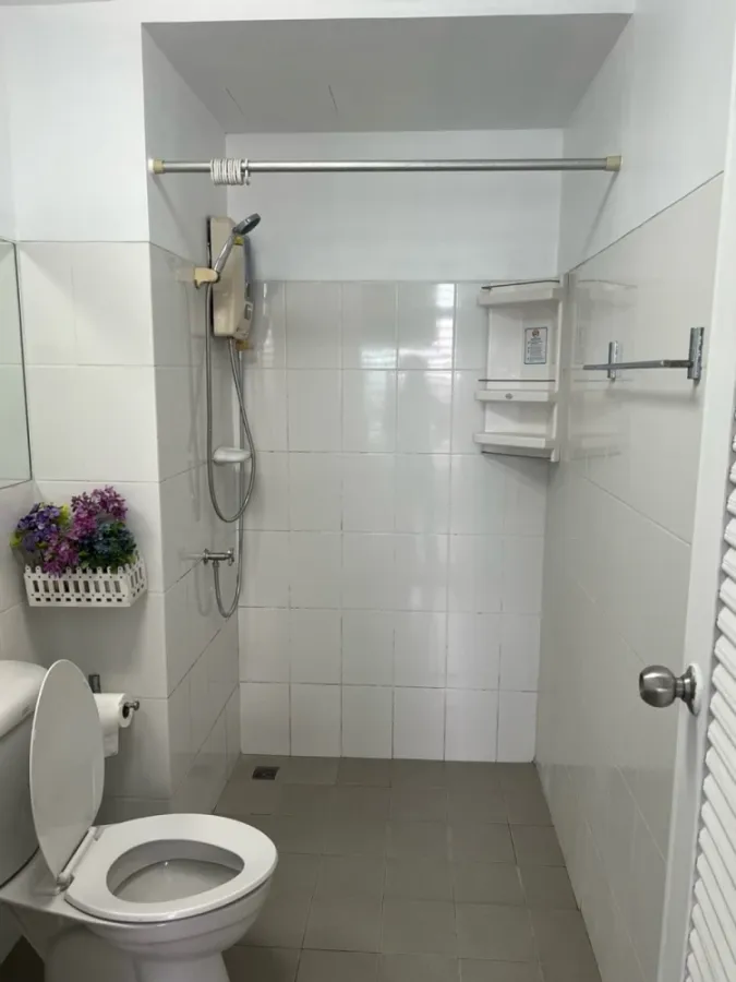 Plum Condo Nawamin, 5th floor, fully furnished, ready to move in. Book now, don't wait!