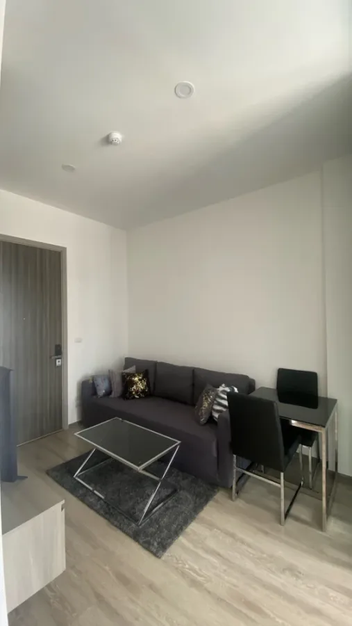 KnightsBridge Prime On-Nut, 19th floor, fully furnished unit for rent. Book now, don't miss out!