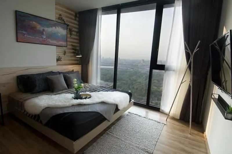 Sell, rent, Condo The Line Jatujak-Mochit, 2 bedrooms, 2 bathrooms, private corner room, garden view, hurry to book before it's gone.