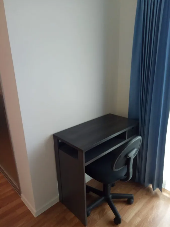 For sale and rent Lumpini Ville Ratchaphruek-Bang Waek. The room has bright wall decorations. Separate rooms into proportions. Good price. Don't miss