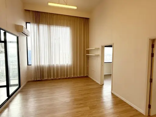 Selling Blossom Condo @Fashion, 10th floor. Beautiful view with no obstructing buildings. Corner unit with high ceilings, spacious and airy. Book now!