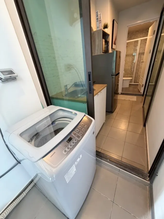 For rent: Regent Home Wutthakat, minimalist style room, fully furnished and equipped with appliances, ready to move in immediately.