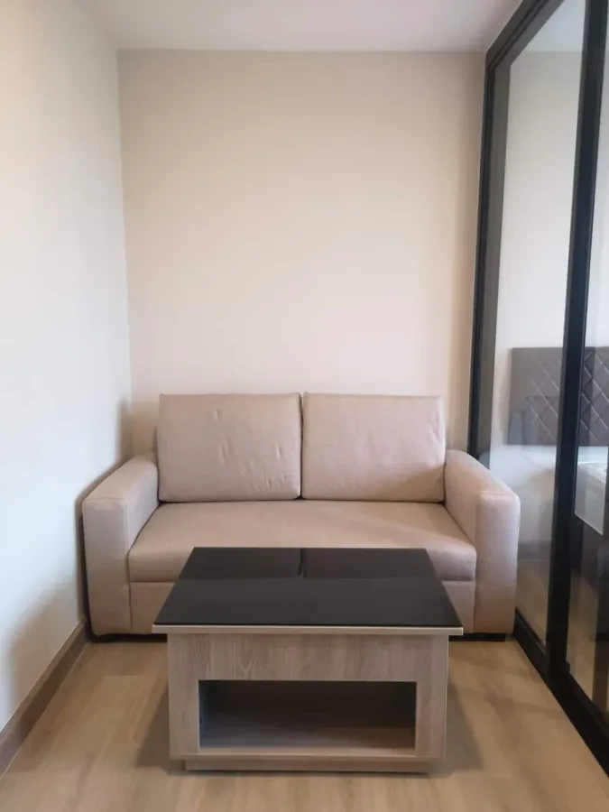 For rent: The Indeed Condo Amata, 5th floor, partitioned room, fully furnished, reserve now!