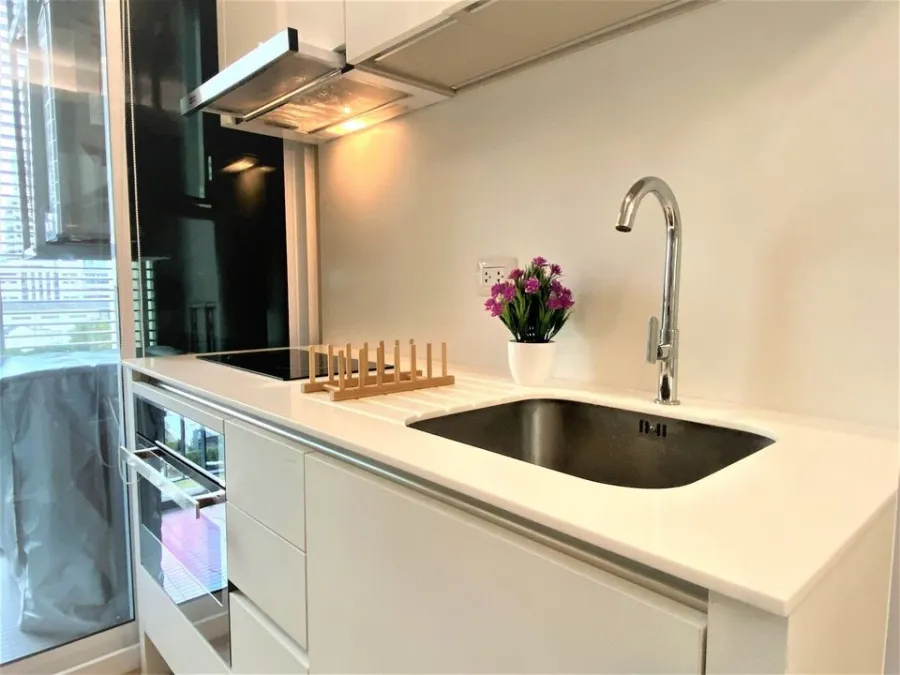 For rent: The Saint Residences, beautifully decorated room in a sweet style. The entire room is wallpapered. Can't reserve it?