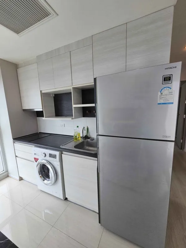 ขาย Life Ratchadapisek วิวโล่ง มีความเป็นส่วนตัว ติดวอลเปเปอร์ built-in ทั้งห้อง ซื้อเลยย
