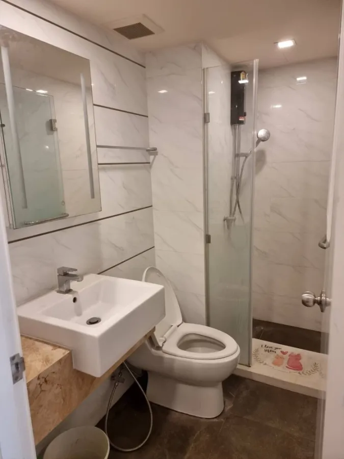 For sale: The Light New York, 6th floor, room decorated with wooden furniture. Spacious and comfortable If you miss it, you'll regret it.