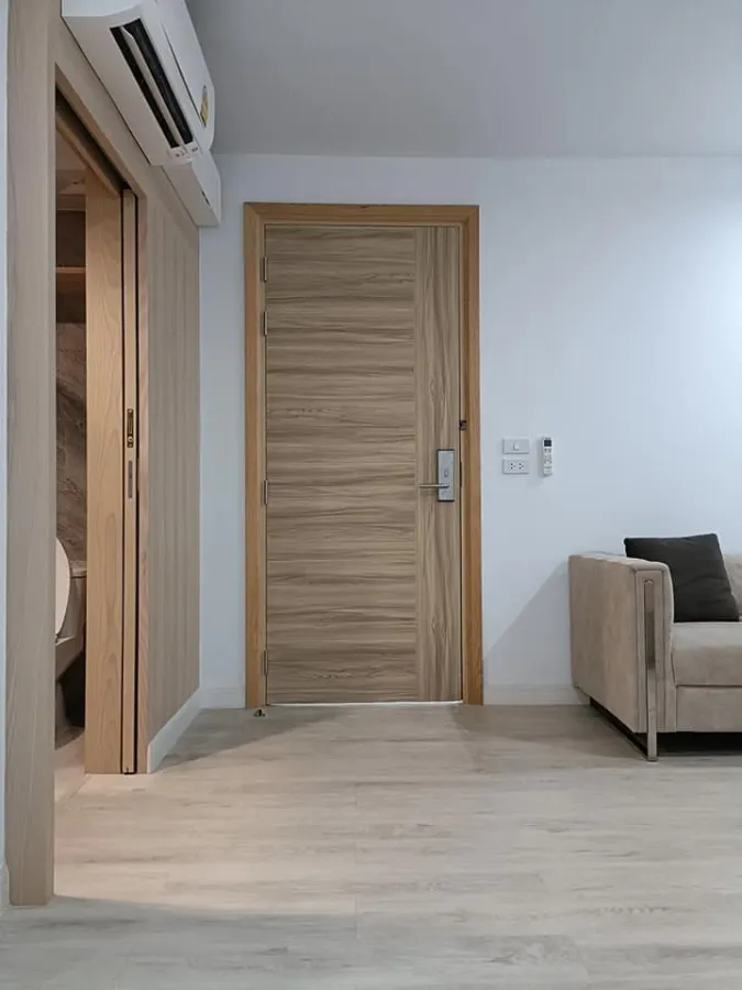 For rent, V Condo Salaya, spacious room, comfortable. The corner room is private. There's a washing machine and dryer.