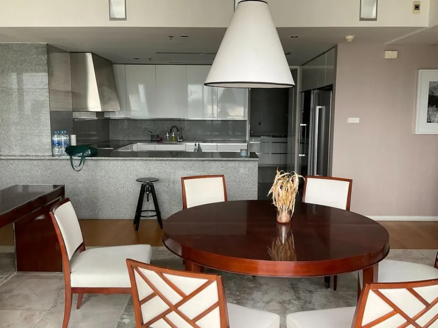 For sale: The Met, 3 bedrooms, 31st floor, Sathorn view, fully furnished room. Ready to move in, reserve now, don't wait.