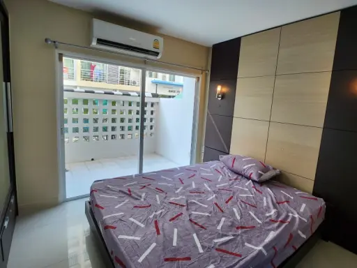 For rent, Metro Park Sathorn, separated room. Complete set of furniture Don't scroll past this one, don't miss it.