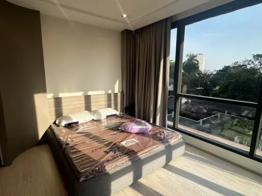 For rent: The Room Sukhumvit 38. Ready to move in. Spacious and comfortable room, perfect for families. Book now before it's too late!!!