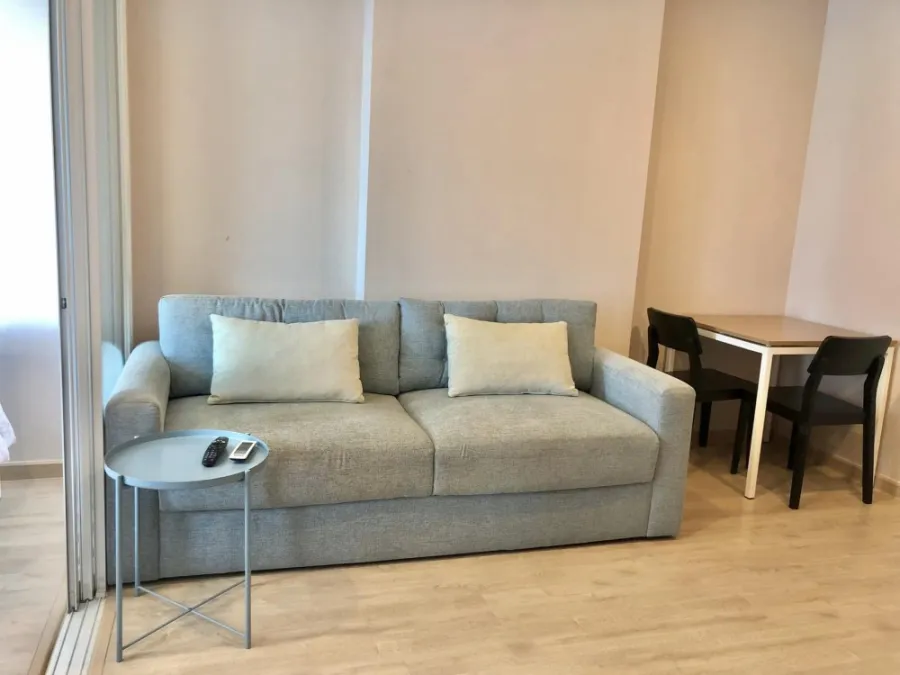 Sell and rent The Tempo Grand Sathorn-Wutthakat, pool view complete electrical appliances Carry the bag in.