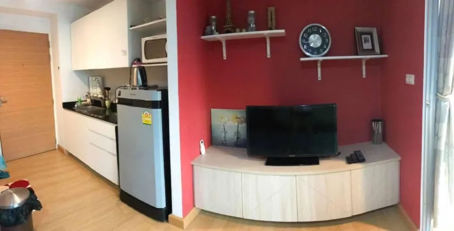 For rent Swift Condo, room with wallpaper throughout the room. Fully furnished and ready to move in. Very good price. If you miss it you will regret i