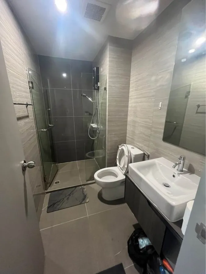 Condo for sale, The Parkland Charan-Pinklao, 21st floor, corner room, has a built-in walk in closet, this good, hurry and reserve.