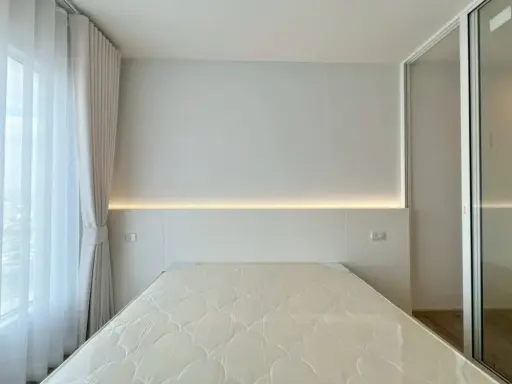 For rent: Regent Home Bangna. Nice room, fully furnished with built-in features throughout. Beautiful design, clearly divided spaces. Ready to move in