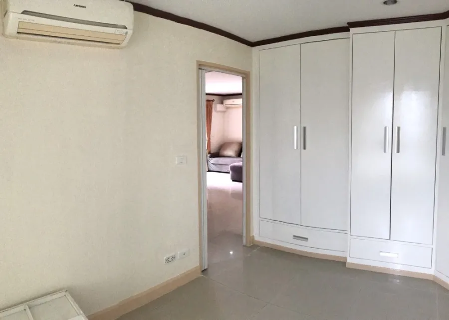 ให้เช่า รีเจ้นท์โฮม 4 สุขุมวิท 85 วิวสระ ห้องมุม ห้ามพลาด