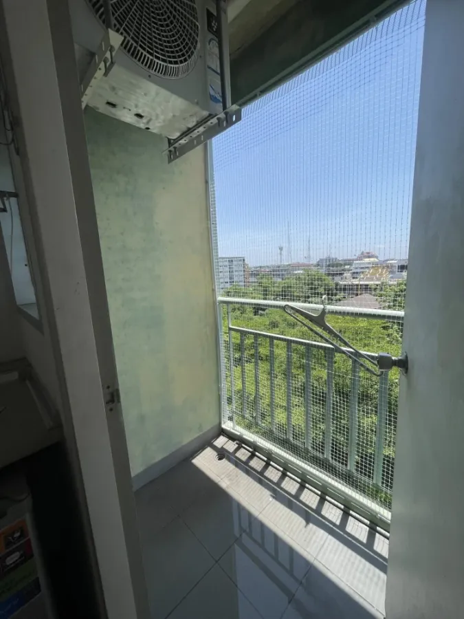 For rent Lumpini Condotown Chonburi - Sukhumvit 7th floor, pool view, fully furnished, book now, don't miss out.