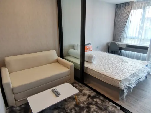 For rent, Kev Eva, 6th floor, new room, unboxed, fully decorated, can carry the bag and move in right away, book now, hurry up.