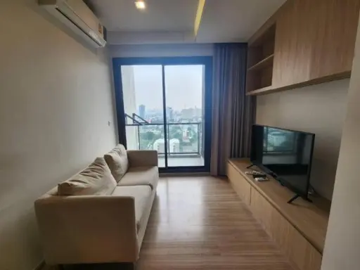 For rent!! Condo M Chatuchak, 10th floor, beautiful room, fully furnished. Ready to move in immediately, hurry and reserve now!!